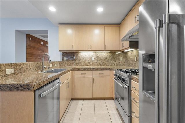 2939 Glascock St, Oakland, CA 94601