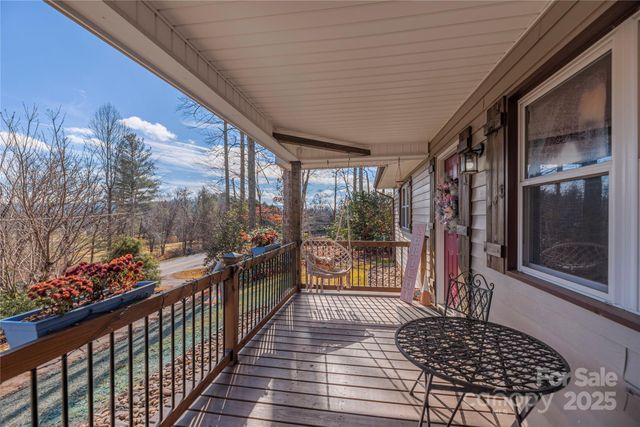 2746 Turnpike Road, Horse Shoe, NC 28742