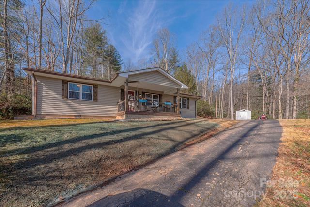 2746 Turnpike Road, Horse Shoe, NC 28742
