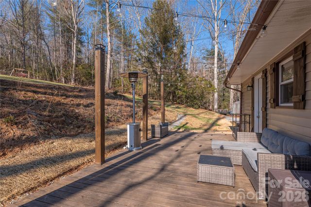 2746 Turnpike Road, Horse Shoe, NC 28742