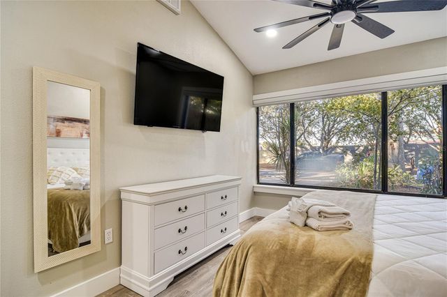 2901 70TH STREET N, St Petersburg, FL 33710