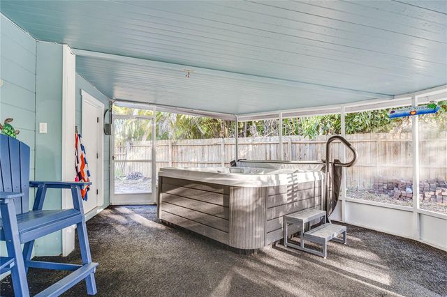 2901 70TH STREET N, St Petersburg, FL 33710