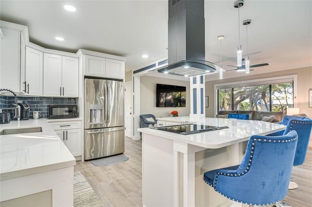 2901 70TH STREET N, St Petersburg, FL 33710