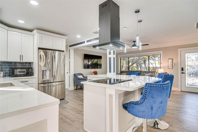 2901 70TH STREET N, St Petersburg, FL 33710
