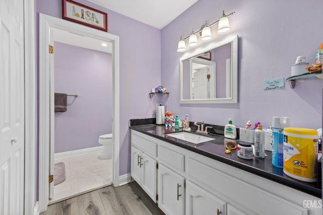 3105 Whisper Oak Way, Bakersfield, CA 93311