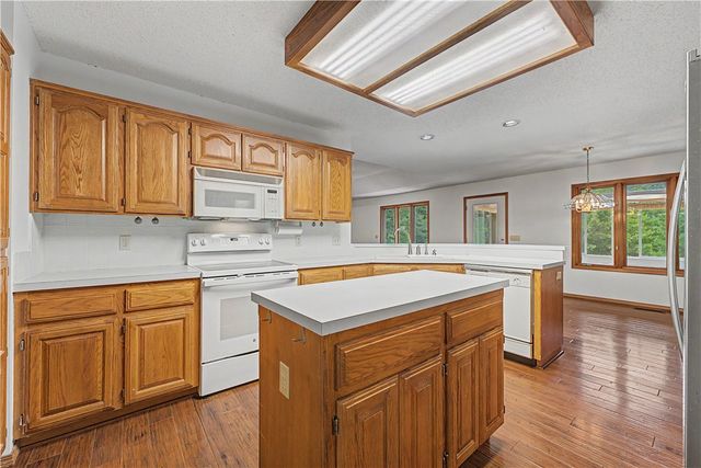 72 McKenzie Drive, Bella Vista, AR 72715