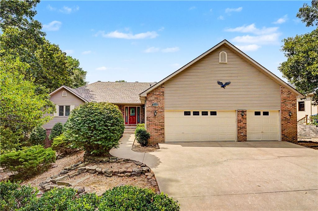 72 McKenzie Drive, Bella Vista, AR 72715