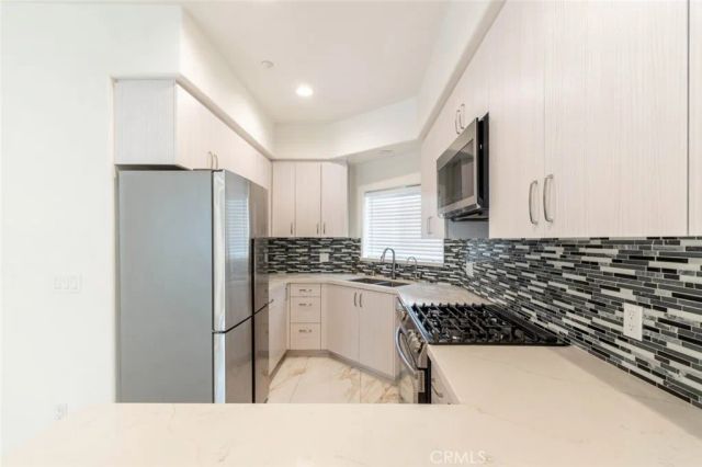 1201 Viola Avenue 103, Glendale, CA 91202