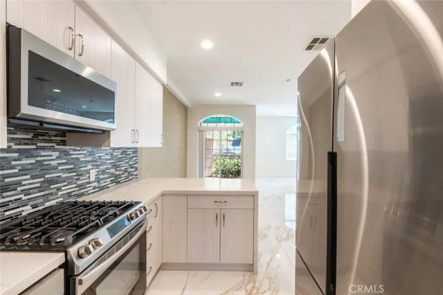 1201 Viola Avenue 103, Glendale, CA 91202