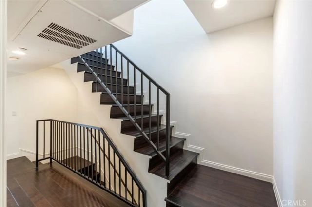 1201 Viola Avenue 103, Glendale, CA 91202