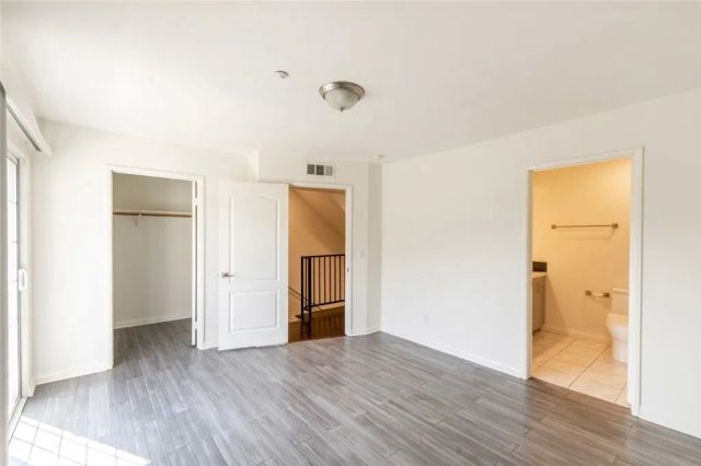 1201 Viola Avenue 103, Glendale, CA 91202