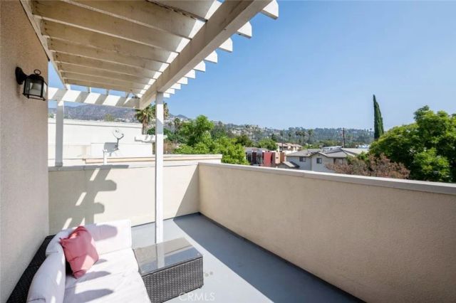 1201 Viola Avenue 103, Glendale, CA 91202