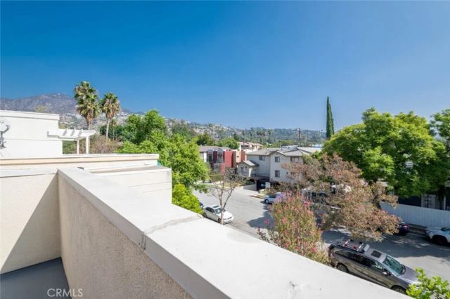 1201 Viola Avenue 103, Glendale, CA 91202