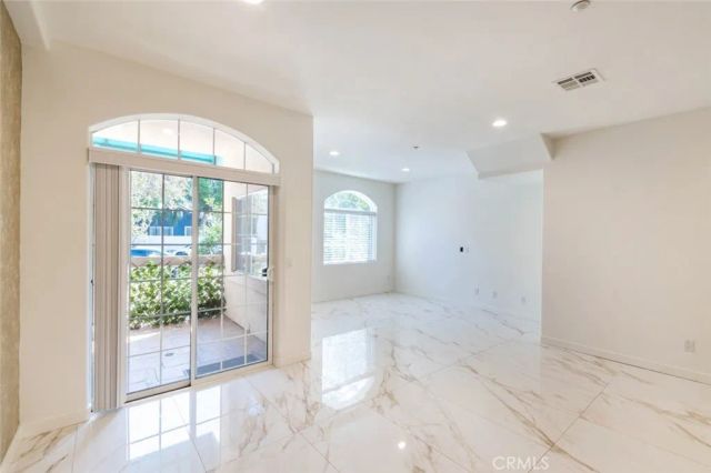 1201 Viola Avenue 103, Glendale, CA 91202