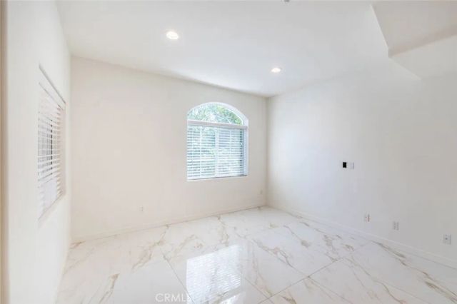 1201 Viola Avenue 103, Glendale, CA 91202