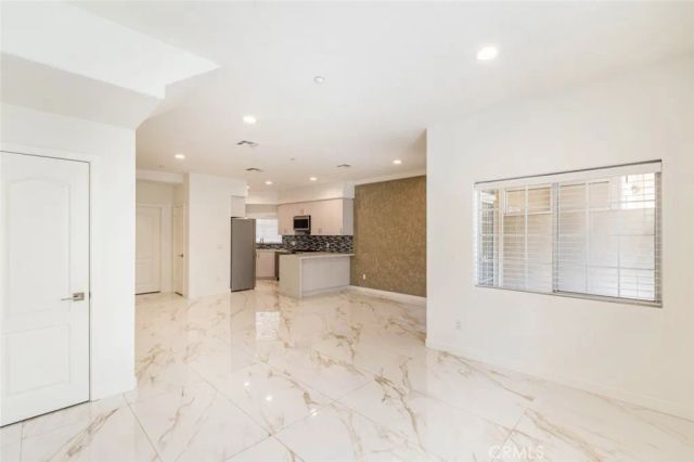 1201 Viola Avenue 103, Glendale, CA 91202