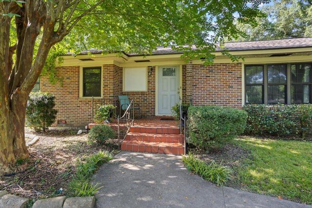 2002 Adeline St., Hattiesburg, MS 39401