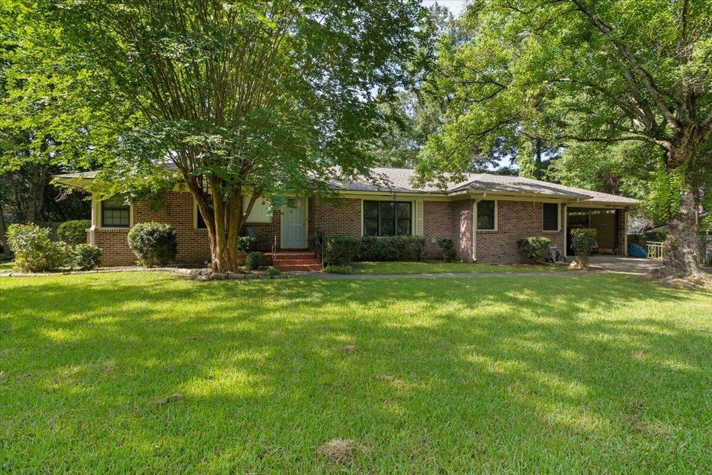 2002 Adeline St., Hattiesburg, MS 39401