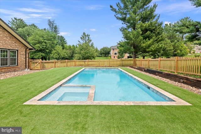 353 GALLOP WOOD PL, Great Falls, VA 22066
