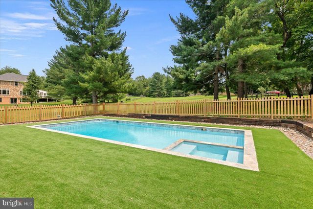 353 GALLOP WOOD PL, Great Falls, VA 22066