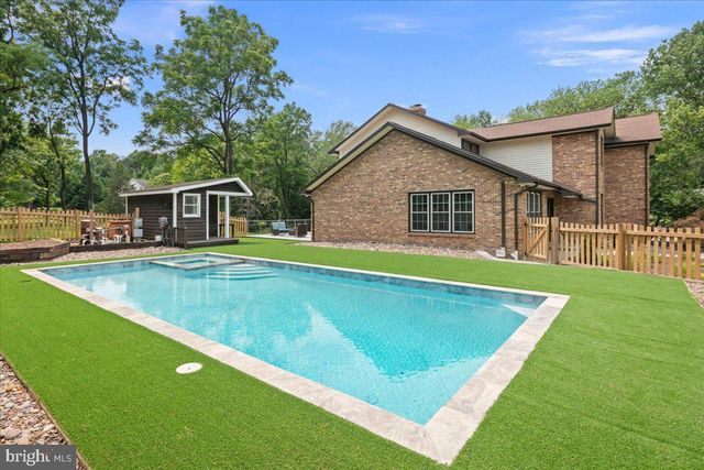 353 GALLOP WOOD PL, Great Falls, VA 22066