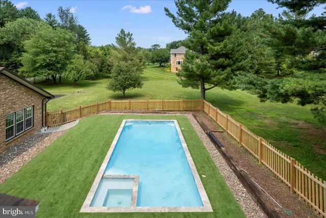 353 GALLOP WOOD PL, Great Falls, VA 22066