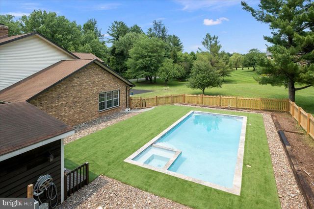 353 GALLOP WOOD PL, Great Falls, VA 22066