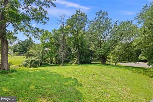 353 GALLOP WOOD PL, Great Falls, VA 22066