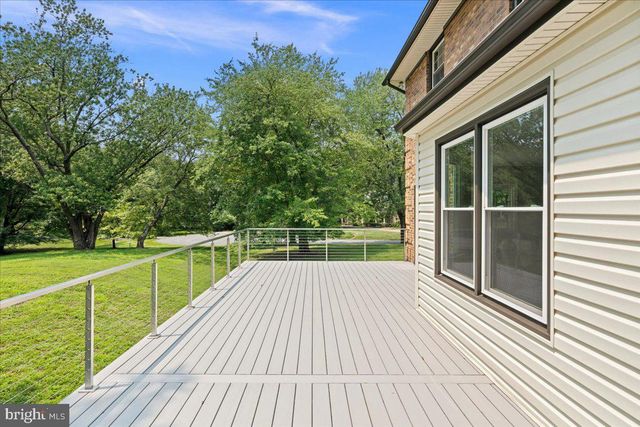 353 GALLOP WOOD PL, Great Falls, VA 22066