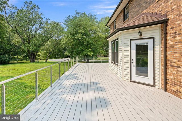 353 GALLOP WOOD PL, Great Falls, VA 22066