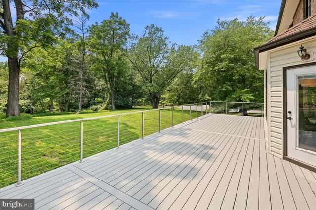 353 GALLOP WOOD PL, Great Falls, VA 22066