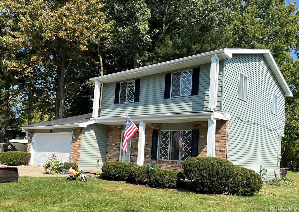 321 Terrace Drive, Flushing, MI 48433