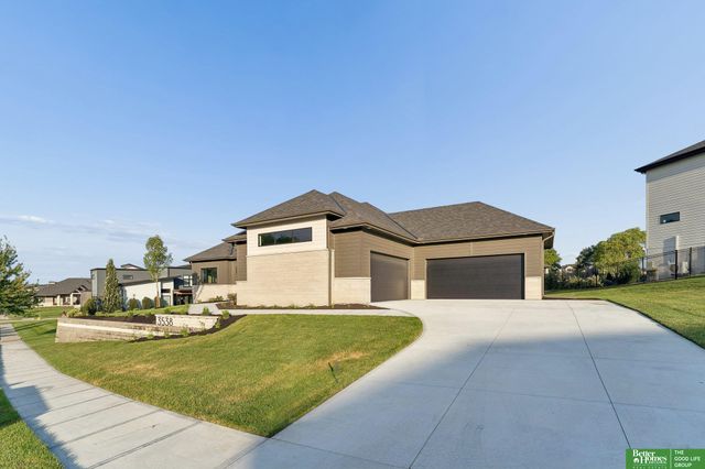 3538 S 210th Avenue, Elkhorn, NE 68022