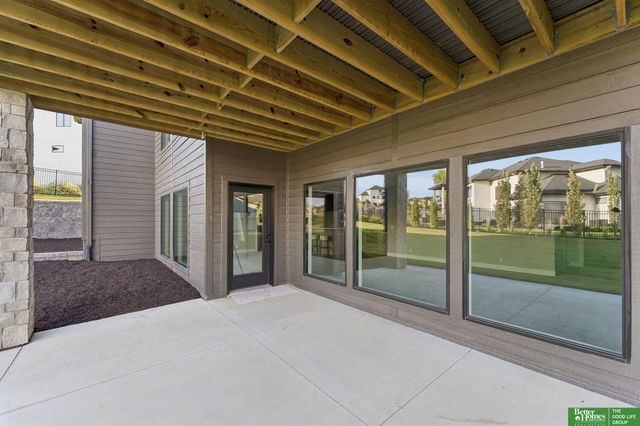 3538 S 210th Avenue, Elkhorn, NE 68022