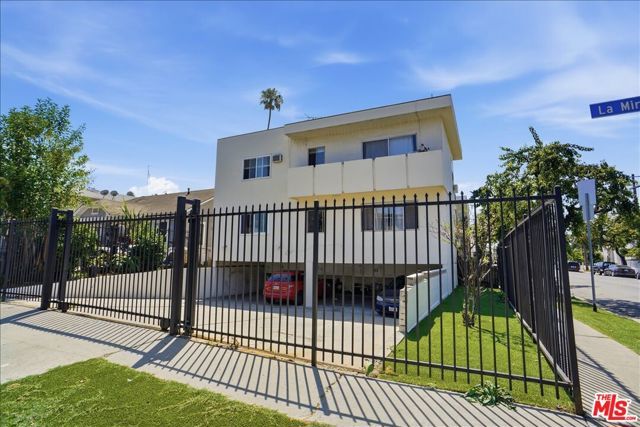 1220 N Van Ness Avenue, Los Angeles, CA 90038