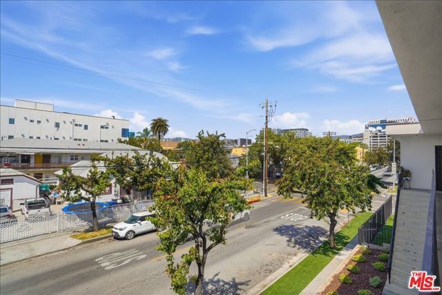 1220 N Van Ness Avenue, Los Angeles, CA 90038