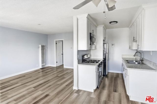 1220 N Van Ness Avenue, Los Angeles, CA 90038