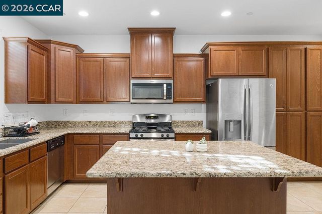 7832 Acorri Walk, Sacramento, CA 95823