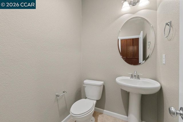 7832 Acorri Walk, Sacramento, CA 95823