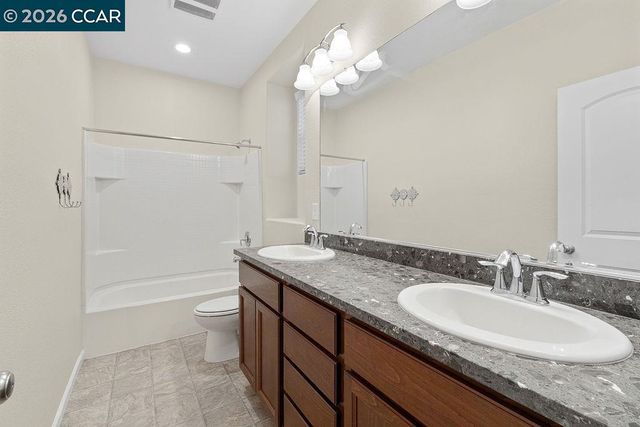 7832 Acorri Walk, Sacramento, CA 95823