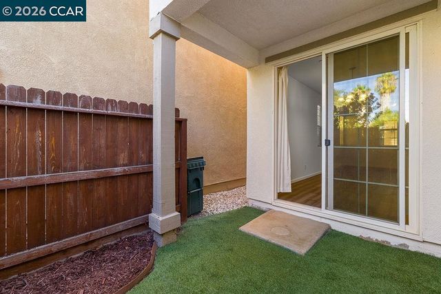 7832 Acorri Walk, Sacramento, CA 95823
