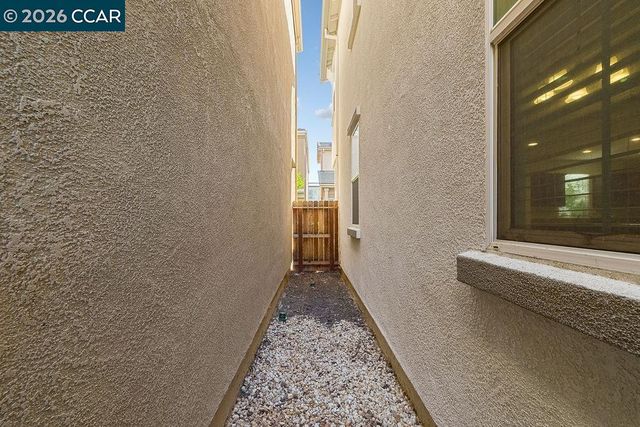 7832 Acorri Walk, Sacramento, CA 95823