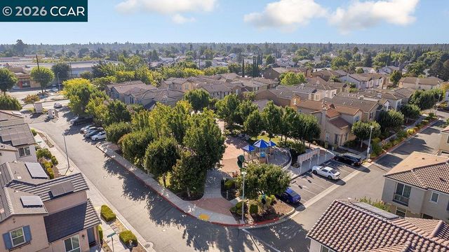 7832 Acorri Walk, Sacramento, CA 95823