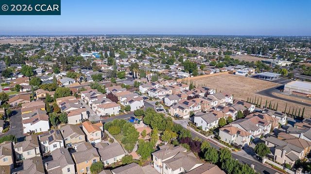 7832 Acorri Walk, Sacramento, CA 95823