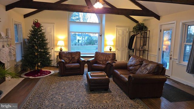 221 ELLIS LN, West Chester, PA 19380