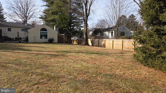 221 ELLIS LN, West Chester, PA 19380