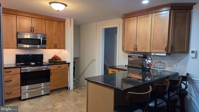 221 ELLIS LN, West Chester, PA 19380