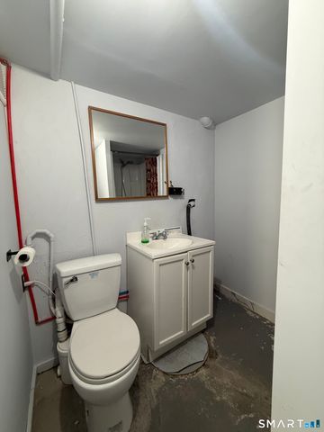 35 Early Avenue, Stratford, CT 06615