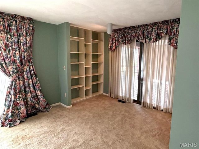 17466 Lageman Lane, Brighton, IL 62012