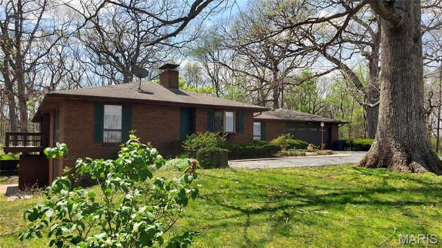17466 Lageman Lane, Brighton, IL 62012